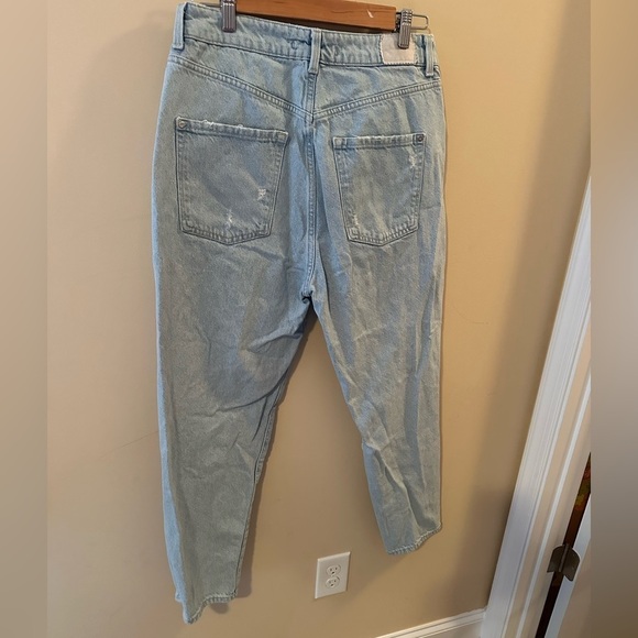 Zara Ripped Mom Fit Distress Jeans Light Wash - Picture 2 of 6